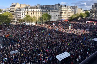Macronov zákon o umelom oplodnení pre lesbické páry si vyslúžil masové protesty