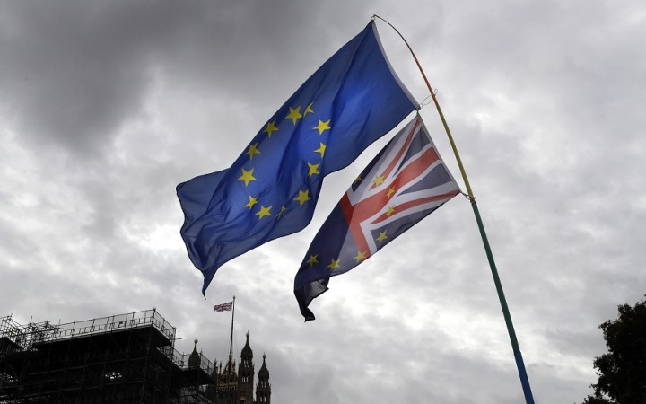 Británia revidovala plán dočasného colného režimu po brexite bez dohody