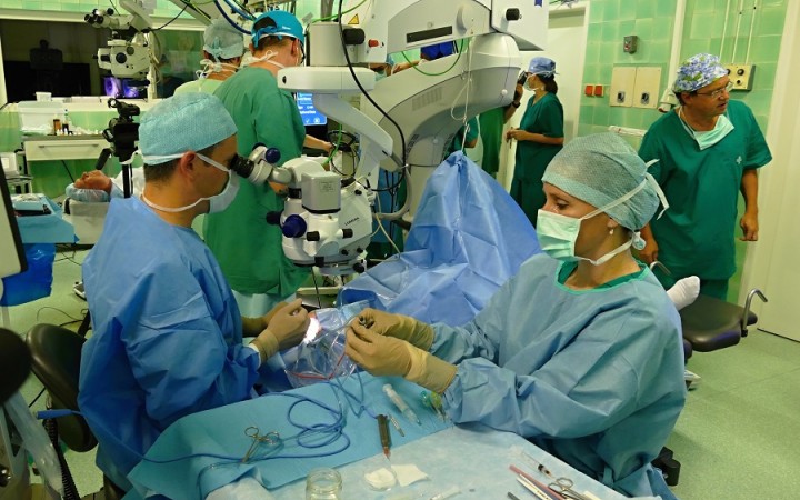 Chlapca s nádorom na mozgu budú operovať na neurochirurgickej klinike