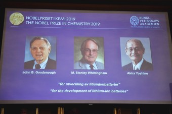 Nobelovu cenu za chémiu získali traja vedci za vývoj Li-Ion batérií