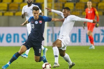 Mladým Slovákom chýbajú body, proti Francúzom túžili aspoň po remíze