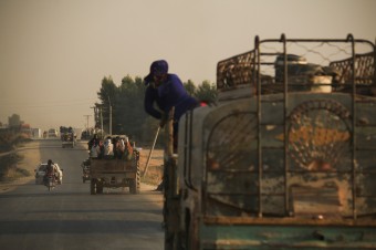 Turecká ofenzíva vyhnala z kurdských oblastí už vyše tristotisíc civilistov