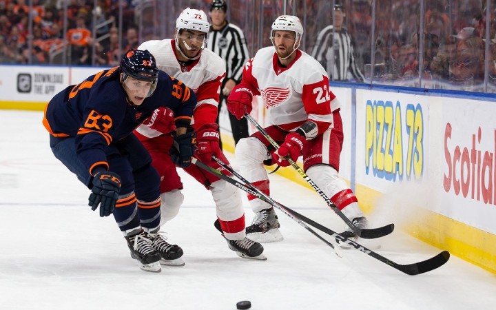Edmonton s Jurčom zdolal Detroit, Anaheim si poradil s Carolinou