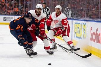 Edmonton s Jurčom zdolal Detroit, Anaheim si poradil s Carolinou