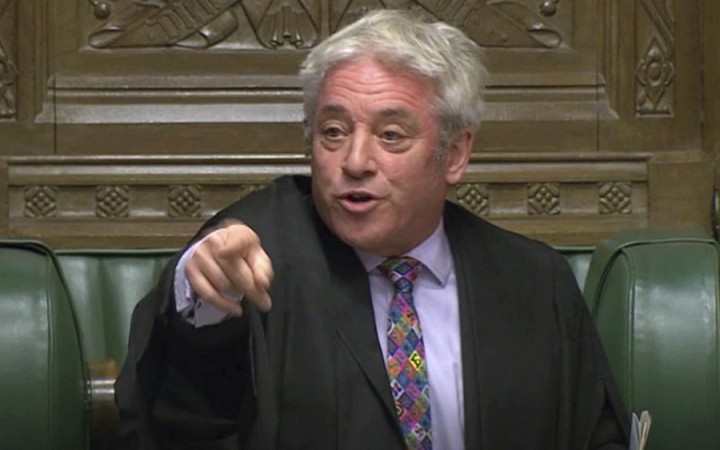 Britskí poslanci dnes o dohode o brexite hlasovať nebudú