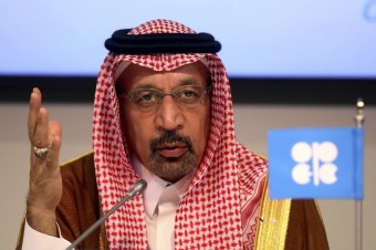 Saudský regulátor povolil ropnému koncernu Saudi Aramco vstup na burzu