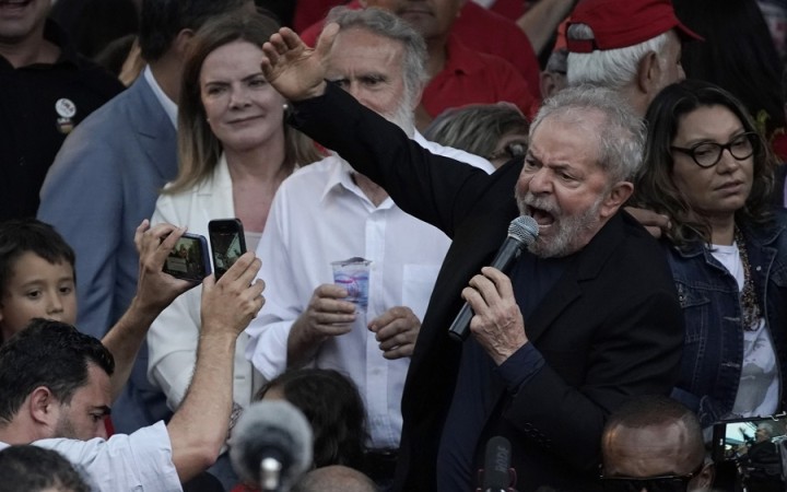 Odsúdený brazílsky exprezident Lula da Silva je na slobode