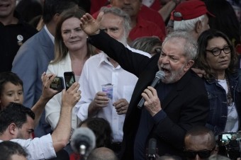 Odsúdený brazílsky exprezident Lula da Silva je na slobode