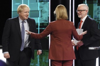 Johnson a Corbyn sa stretli v predvolebnej diskusii
