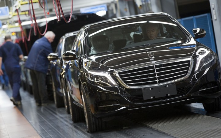 Daimler zruší do troch rokov vo svete minimálne 10-tisíc pracových miest