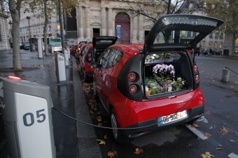 Dotácie na nákup elektromobilov už nemali problémy, minuli sa za štyri minúty