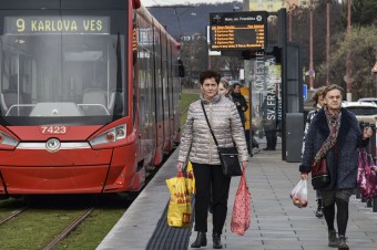 Na prvom obnovenom úseku karloveskej radiály už jazdia električky