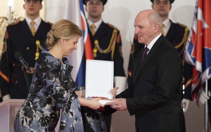 Čaputová vyznamenala osobnosti Novembra '89 a Miladu Horákovú in memoriam