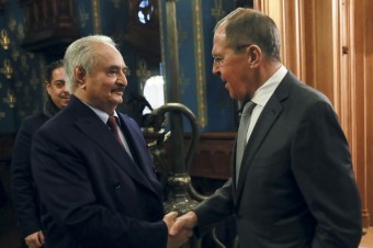Líbyjský maršal Haftar zatiaľ dohodu o prímerí nepodpísal
