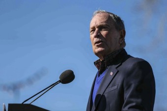 Miliardár Bloomberg sa chce zbaviť Trumpu. Je ochotný obetovať aj svoj majetok