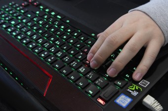 Podvodníci vydierajúci pornom si vylepšili slovenčinu, upozorňuje ESET