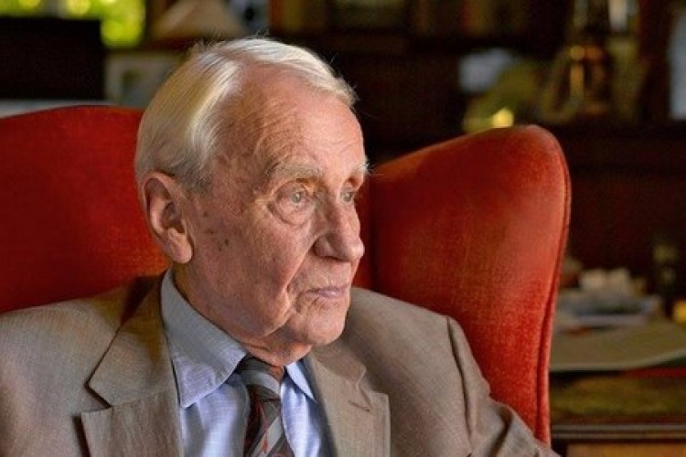 Christopher Tolkien, nech je Vám Stredozem ľahká