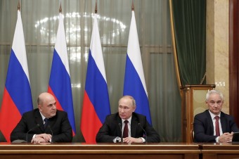 Lavrov a Šojgu ostávajú. Mená nových ministrov ruskej vlády sú už známe