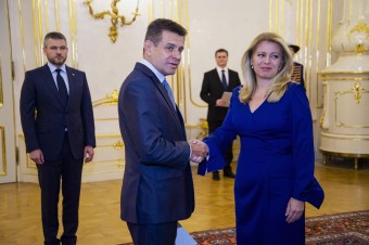 Prezidentka prijala demisiu ministra Sólymosa, rezort dočasne povedie Érsek