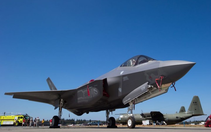 Poľsko podpísalo zmluvu o kúpe 32 amerických stíhačiek F-35
