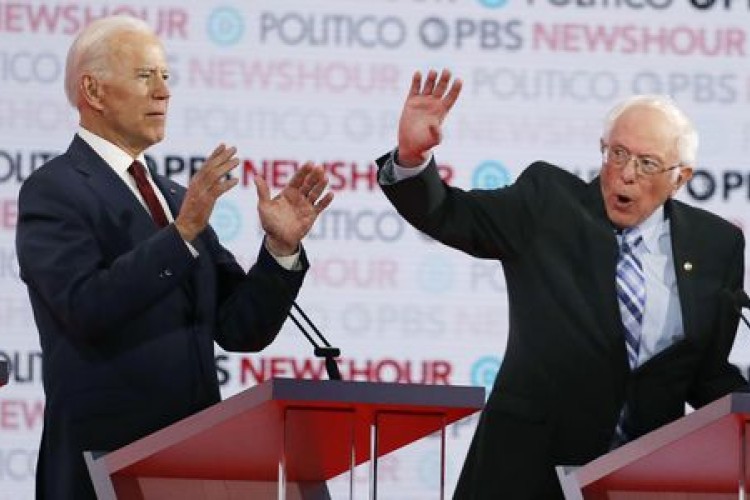 Demokrati hlasujú v Iowe. Bude prvým víťazom Sanders?