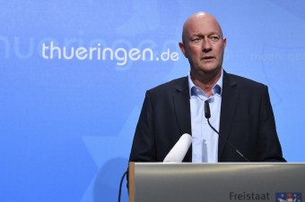 Durínsky premiér odstúpil po kritike z funkcie