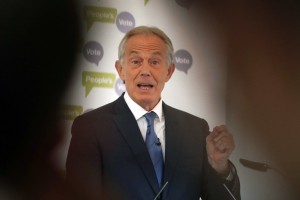 Tony Blair radí labouristom vyhnúť sa kultúrnym vojnám