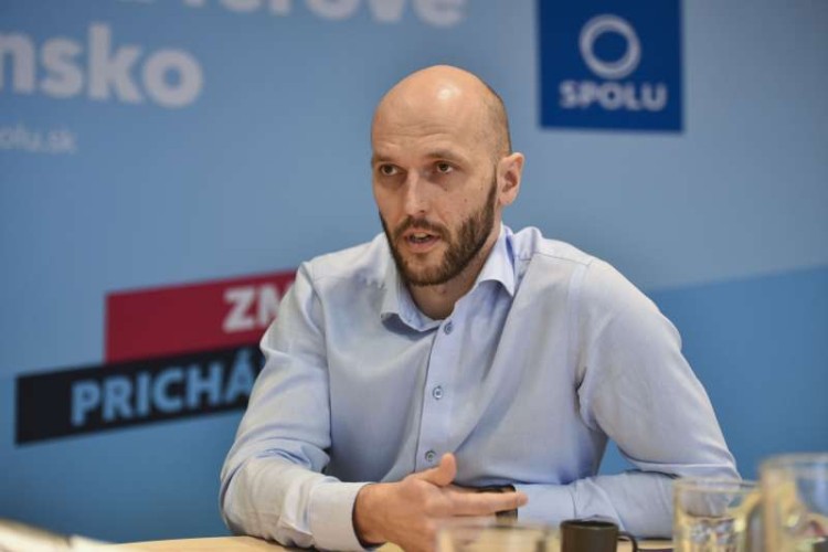  Progresívci podľa Transparency zneužili FB konto prezidentky