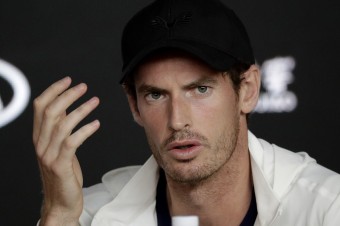 Andy Murray pripustil, že ho čaká ďalšia operácia