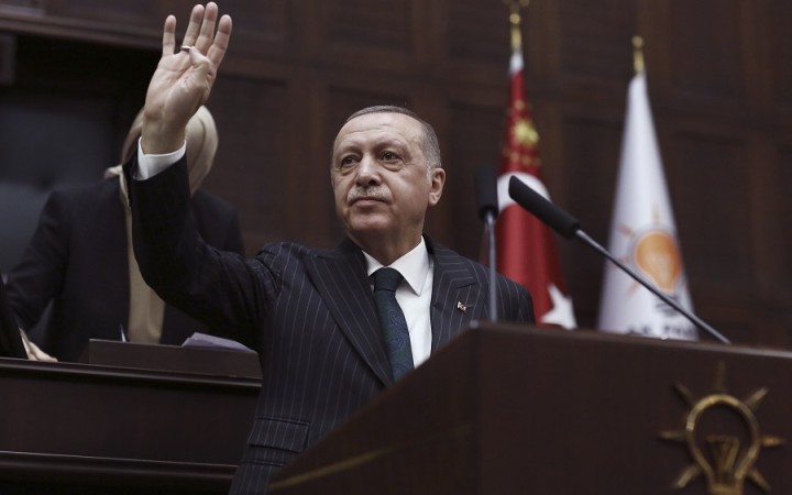 Erdogan nariadil, aby sa migrantom neumožňovalo preplavovať sa cez Egejské more