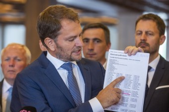 Noví štátni tajomníci: Marosz ide na dopravu, Fecko na pôdohospodárstvo