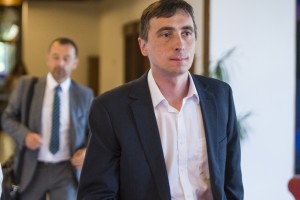 V prvom vážnejšom mocenskom strete v koalícii Matovič ustúpil
