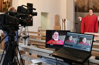 Primeranosť v mimoriadnosti: Pozor, aby sa z omše nestalo pozeranie prenosov