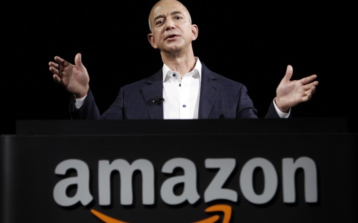 Najbohatším človekom na svete je podľa Forbesu šéf Amazonu Jeff Bezos