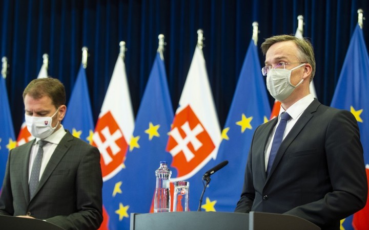Fyzické osoby si budú môcť odložiť lízingové splátky