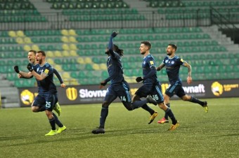 Vittek, Mak a Haraslín si kúpili vstupenky na virtuálny zápas Slovana