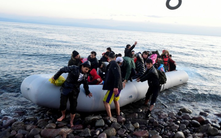 Zhruba 280 migrantov uviazlo na člne líbyjskej pobrežnej stráže