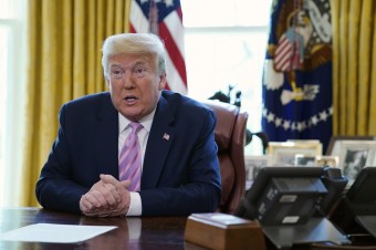 Biely dom obvinil rozhlasovú stanicu Hlas Ameriky zo šírenia čínskej propagandy