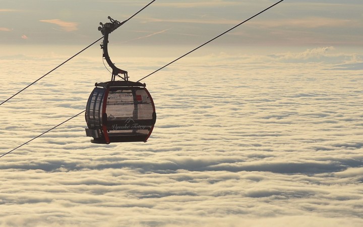 Horské strediská Jasná a Vysoké Tatry spustili lanovky pre peších turistov