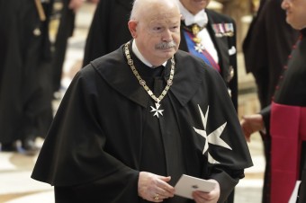 Kým bol zosnulý veľmajster Maltézskeho rádu, ktorý obnovil vzťahy s pápežom