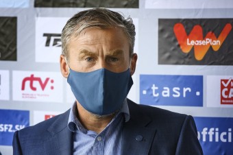 Reprezentačný tréner Hapal sa po karanténe vrátil z Česka na Slovensko