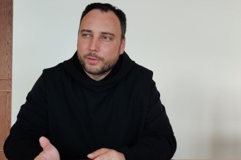 Náš kláštor zostal bez hostí, ale ľudia vonku zažili niečo z mníšskej stability