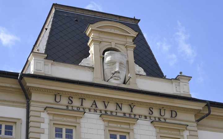 Poslanci by mohli nového ústavného sudcu voliť na jeseň