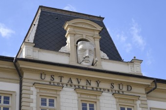 Poslanci by mohli nového ústavného sudcu voliť na jeseň