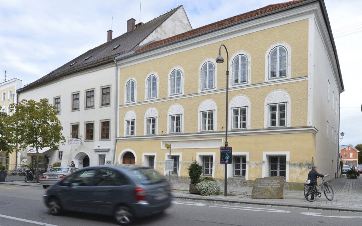 Z rodného domu Adolfa Hitlera má byť policajná stanica