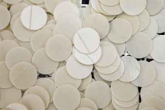 Eucharistický zázrak priťahuje do poľského mesta veriacich z celého sveta