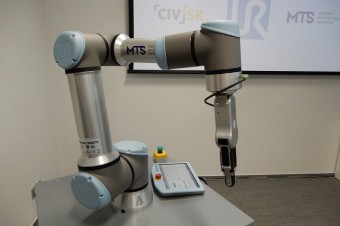 Korona urýchli robotizáciu, v priemysle môže byť nahradená tretina zamestnancov