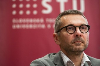 Akademický senát STU nevyslovil nedôveru dekanovi FIIT STU Ivanovi Kotuliakovi