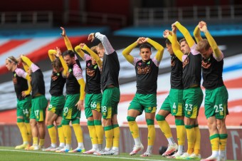 Norwich City prehral s West Hamom a vypadol z Premier League