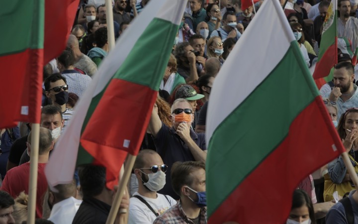 Bulhari žiadajú odstúpenie premiéra 